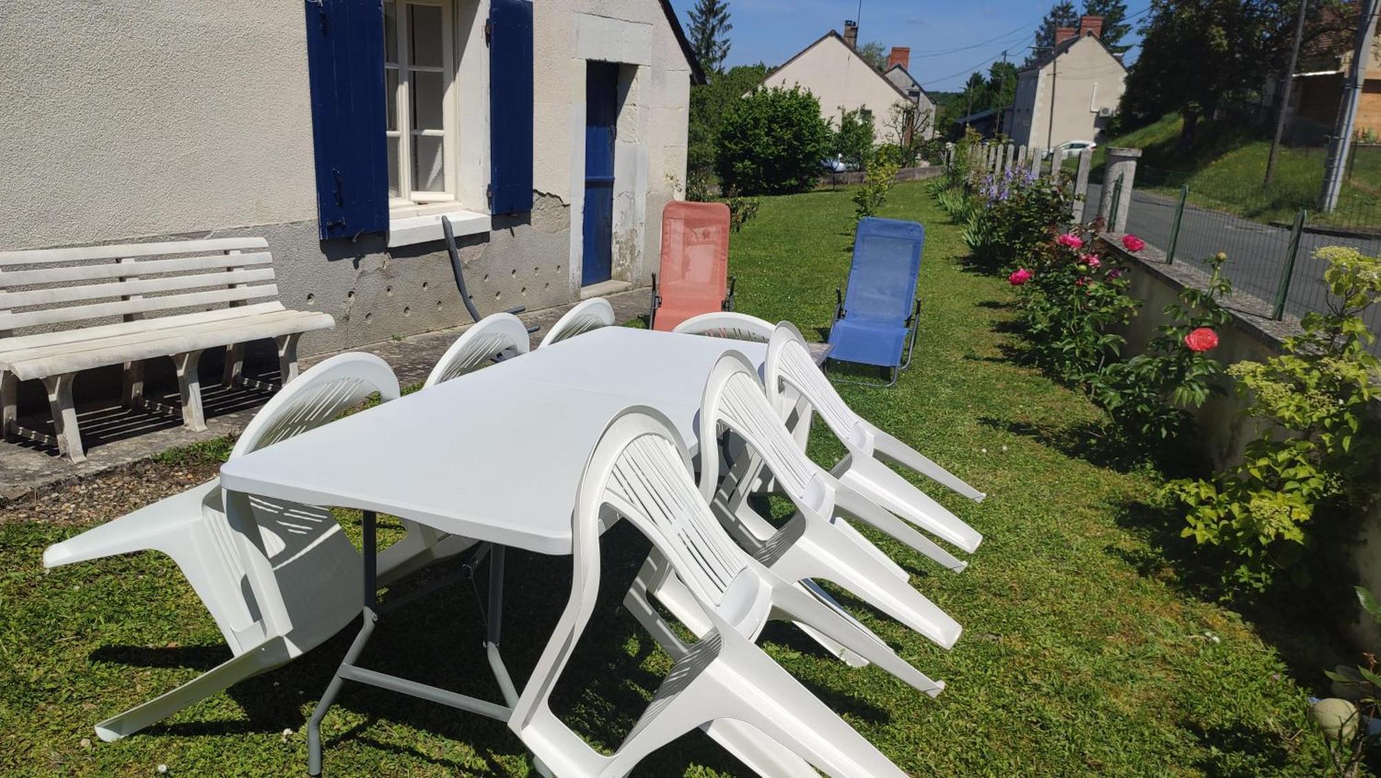Maison Plain Pied, 2 Chambres, Longere Typique , Fraiche, Dans Bourg Avec Tous Commerces Lucay-le-Male Exterior foto