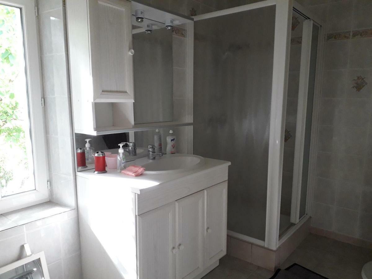 Maison Plain Pied, 2 Chambres, Longere Typique , Fraiche, Dans Bourg Avec Tous Commerces Lucay-le-Male Exterior foto