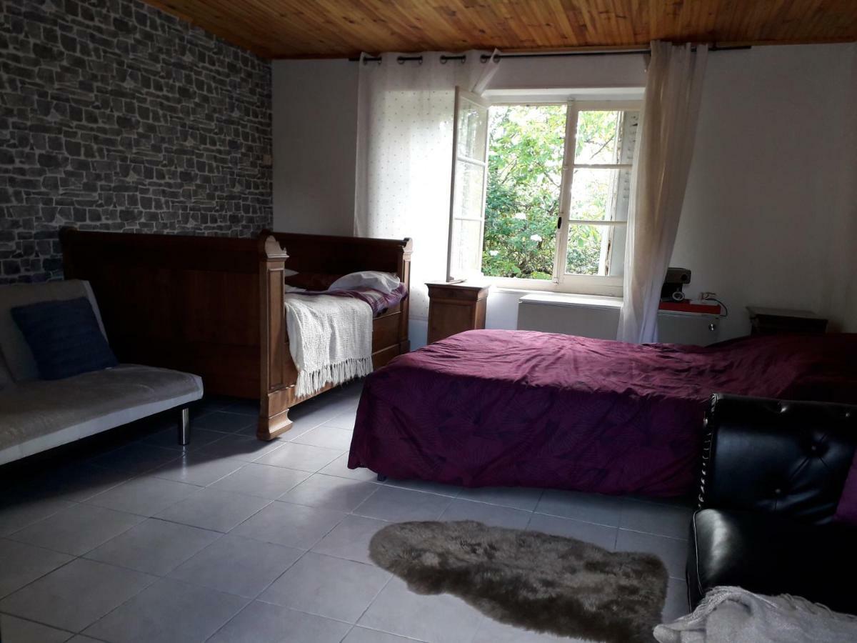 Maison Plain Pied, 2 Chambres, Longere Typique , Fraiche, Dans Bourg Avec Tous Commerces Lucay-le-Male Exterior foto